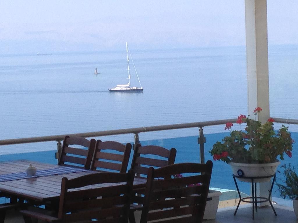 费尔内咖啡与早餐酒店 Çeşme 外观 照片